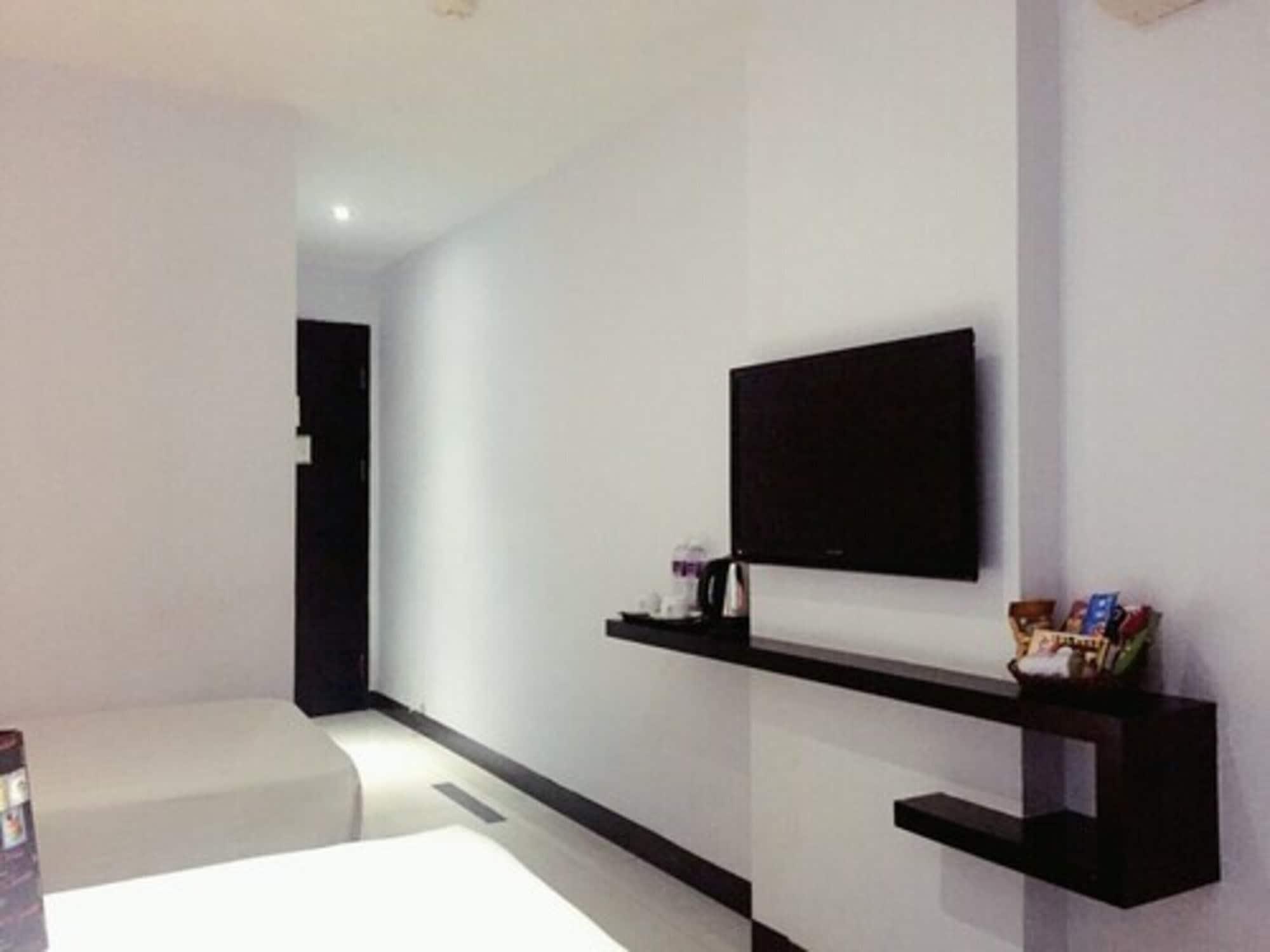 89 Hotel Batam Extérieur photo