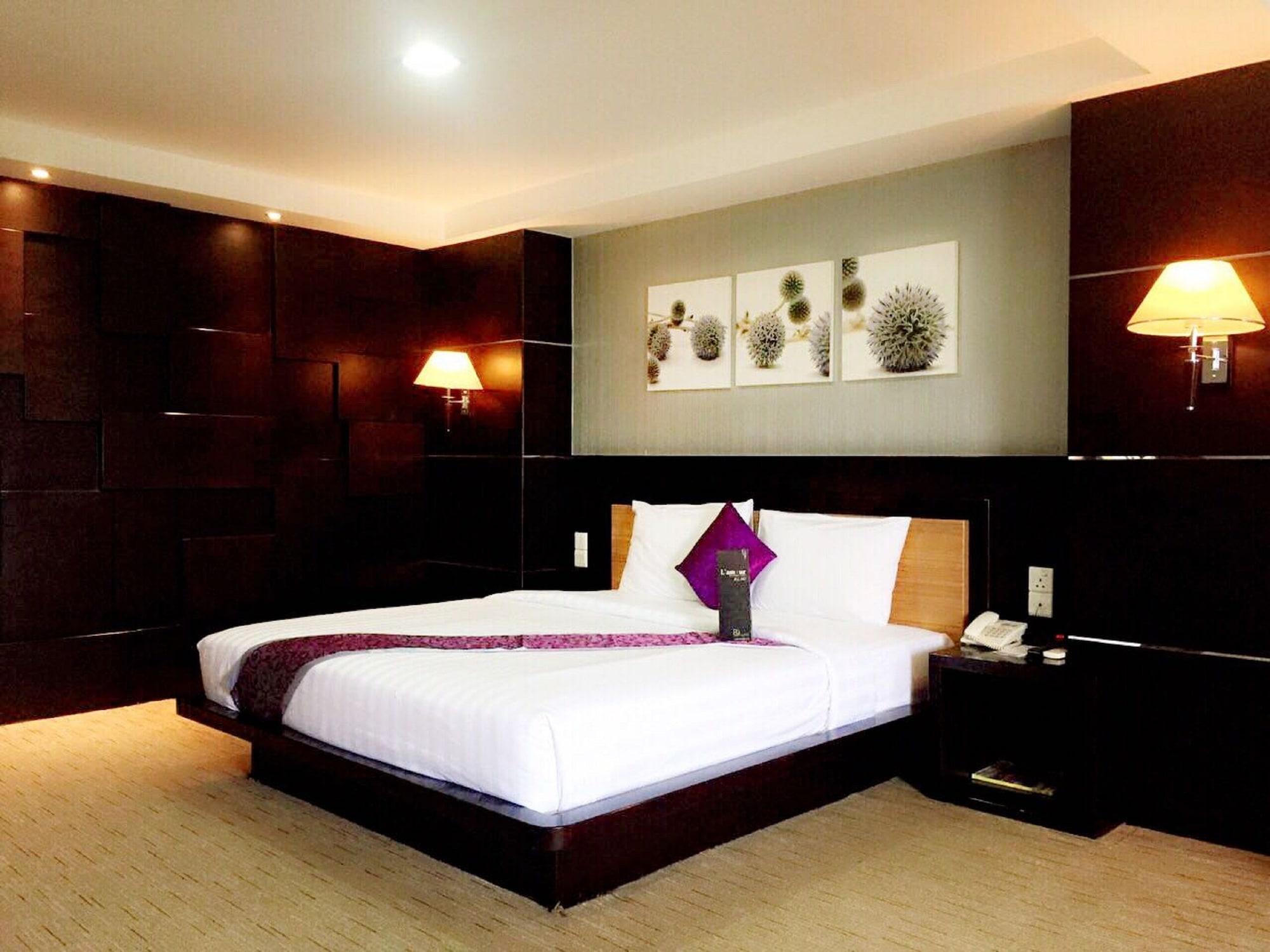 89 Hotel Batam Extérieur photo