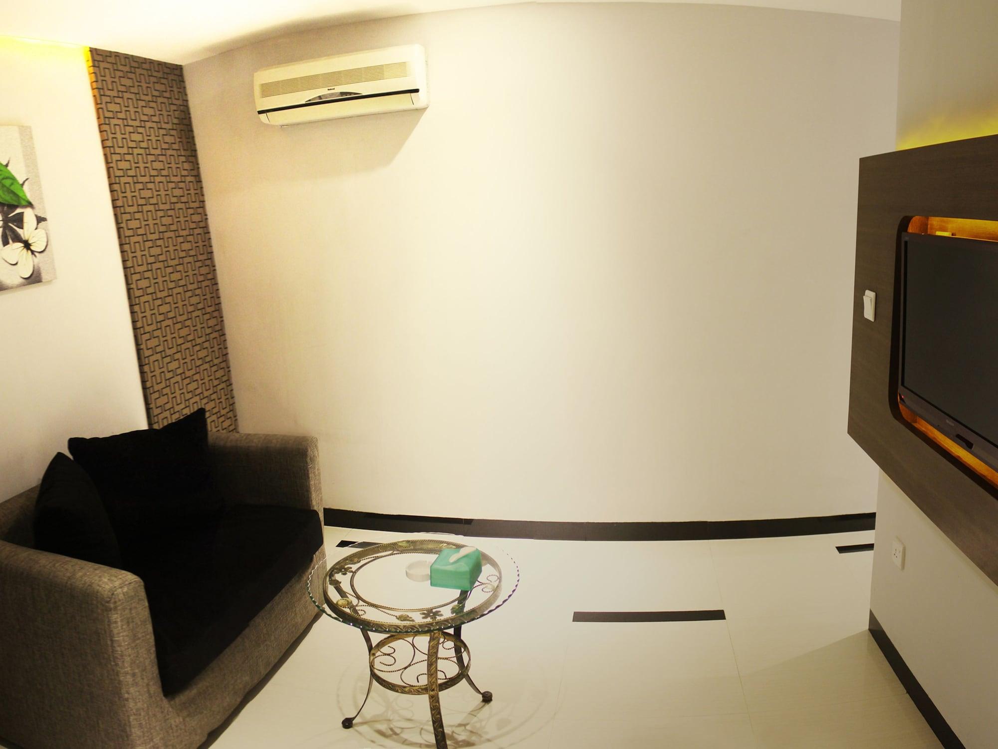 89 Hotel Batam Extérieur photo