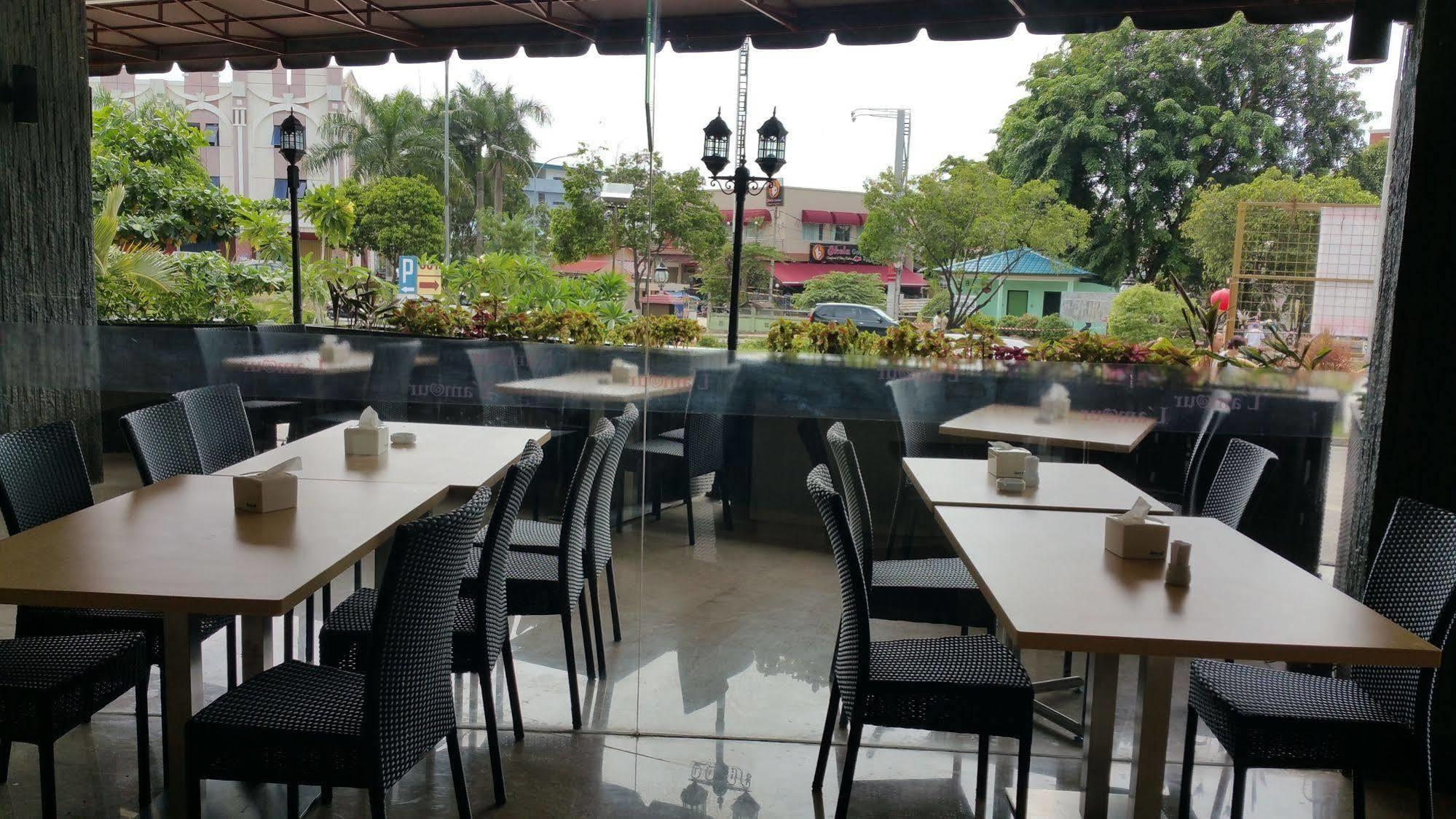 89 Hotel Batam Extérieur photo
